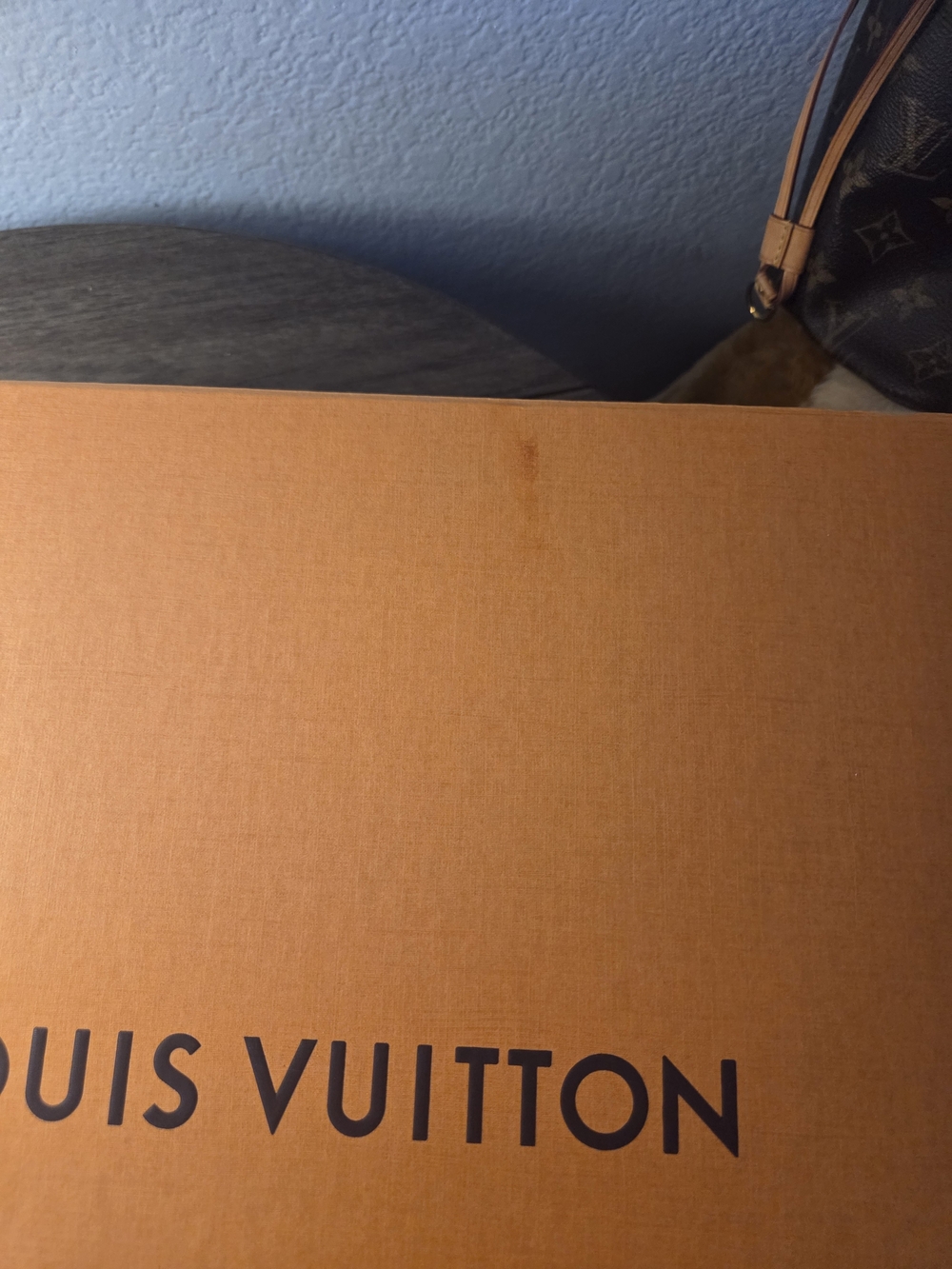 Louis Vuitton Monogram Canvas Tote in Brown with Tan Trim - Picture 15 of 16